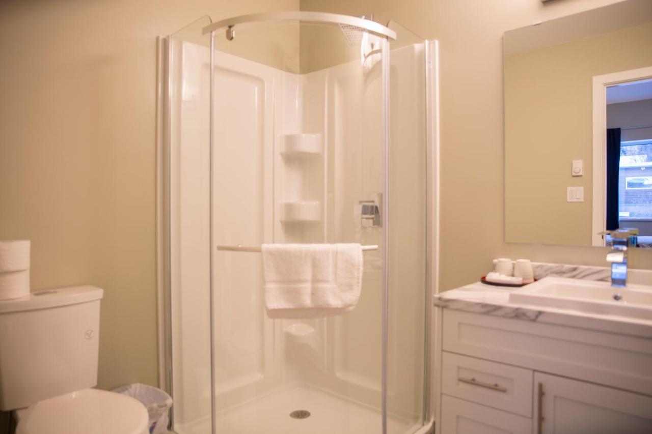 Downtown Whitehorse Deluxe 2 Bedroom Condo Экстерьер фото